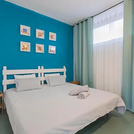 Апартаменты Beachfront 1br With Balcony, Pool & Parking Ancla Кальяо-Сальвахе