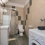 Beachfront 1br With Balcony, Pool & Parking Ancla Appartement