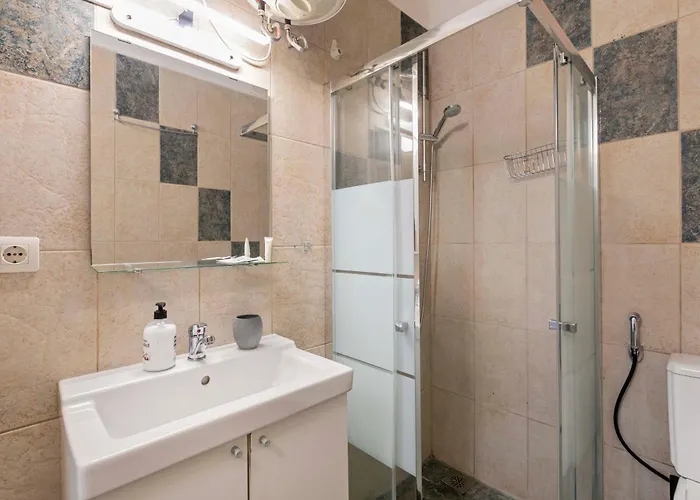 公寓 Beachfront 1br With Balcony, Pool & Parking Ancla *